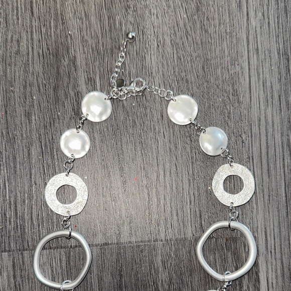 Elegant Silver and White Necklace - Picture 2 of 3